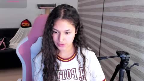 Snapshot of iam_nikki chatting on 09/22/25, 12:56 On instagram Imm NikkiHelp me reach 100 likes online show from 09/22/25, 12:56