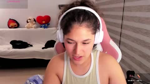 Snapshot of iam_nikki chatting on 09/30/25, 04:28 On instagram Imm NikkiHelp me reach 100 likes online show from 09/30/25, 04:28