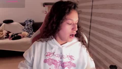 Snapshot of iam_nikki chatting on 10/15/25, 02:44 On instagram Imm NikkiHelp me reach 100 likes online show from 10/15/25, 02:44