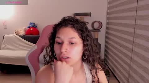 Snapshot of iam_nikki chatting on 10/19/25, 03:40 On instagram Imm NikkiHelp me reach 100 likes online show from 10/19/25, 03:40