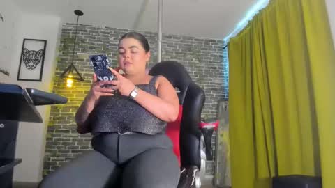 Snapshot of iam_samy chatting on 01/27/25, 05:58 Samy online show from 01/27/25, 05:58