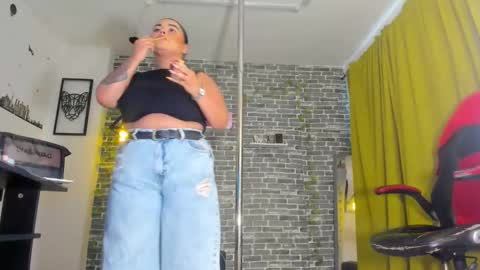 Snapshot of iam_samy chatting on 01/28/25, 05:56 Samy online show from 01/28/25, 05:56