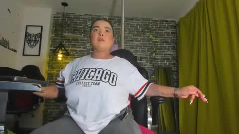 Snapshot of iam_samy chatting on 02/11/25, 11:43 Samy online show from 02/11/25, 11:43