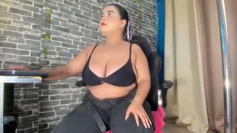 Snapshot of iam_samy chatting on 11/14/25, 11:31 Samy online show from 11/14/25, 11:31