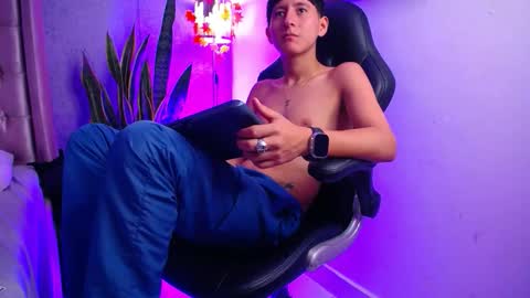 Snapshot of iam_smiths chatting on 03/03/26, 01:06 I A M S M I T H S online show from 03/03/26, 01:06