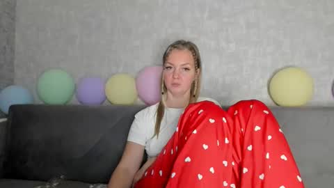 Venus online show from 10/28/25, 04:49