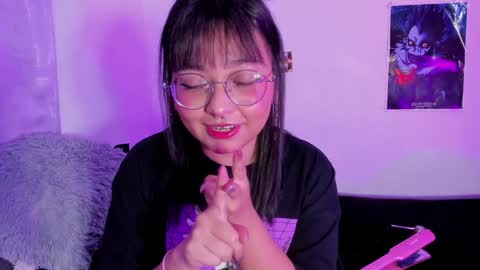 Snapshot of iam_zoechan chatting on 12/10/24, 04:56 Zoe 3 online show from 12/10/24, 04:56