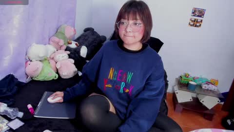 Snapshot of iam_zoechan chatting on 01/24/25, 03:43 Zoe 3 online show from 01/24/25, 03:43