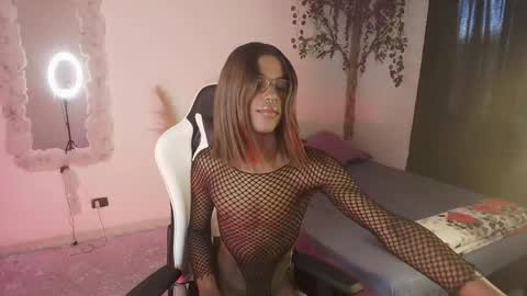 iamandrey_ online show from 04/24/26, 01:13