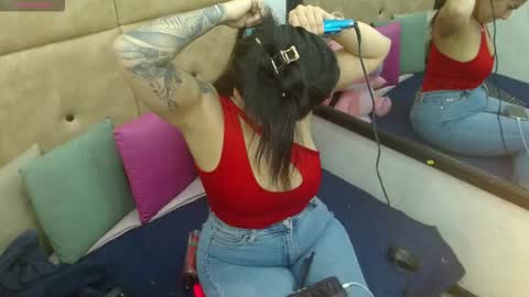 Snapshot of iamcarollvbna chatting on 11/24/25, 08:19 Caroll online show from 11/24/25, 08:19