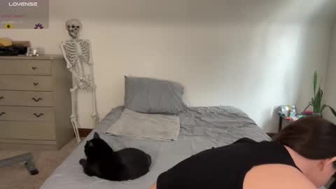 Crystal online show from 02/18/25, 06:26