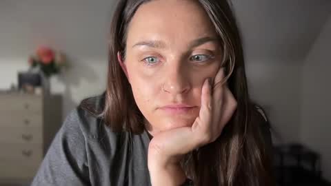 Crystal online show from 10/12/25, 05:06