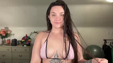 Crystal online show from 04/23/26, 06:47