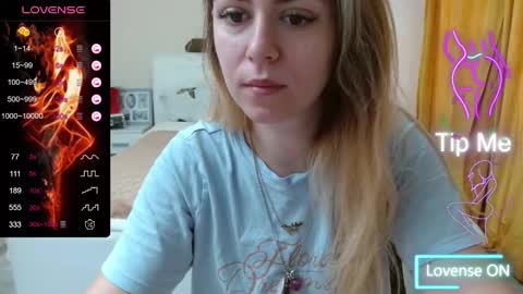 Snapshot of iamdaddyissues chatting on 09/13/25, 06:13 Alice online show from 09/13/25, 06:13