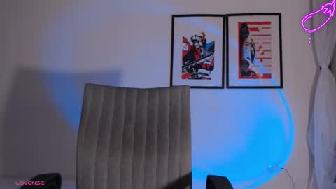  INDEPENDENT MODEL online show from 10/25/25, 02:08