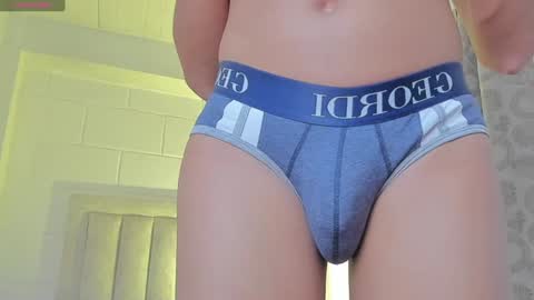 Juliiiiian online show from 01/31/25, 05:42