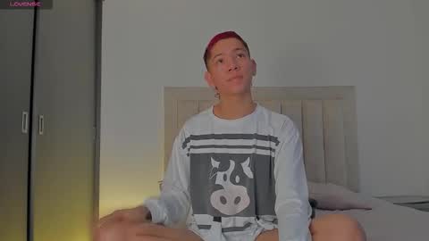 Juliiiiian online show from 12/05/25, 12:25