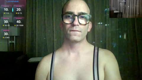 Snapshot of iamlistening chatting on 09/24/25, 03:10 sissy slut online show from 09/24/25, 03:10