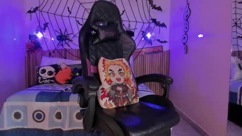 Snapshot of iamnayuta chatting on 10/17/25, 08:11 Nayuta online show from 10/17/25, 08:11