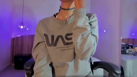 Snapshot of iamnayuta chatting on 11/17/25, 07:52 Nayuta online show from 11/17/25, 07:52