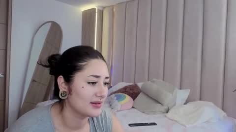 Nyxy online show from 12/15/25, 03:05