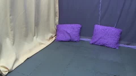 Snapshot of iamyourzzz_ chatting on 02/07/25, 05:52 Kiara online show from 02/07/25, 05:52