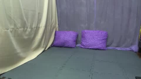 Snapshot of iamyourzzz_ chatting on 09/15/25, 01:16 Kiara online show from 09/15/25, 01:16