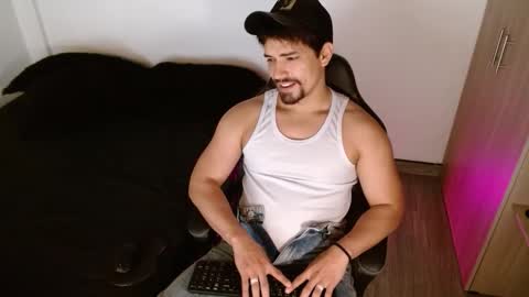 Ian Davis online show from 11/18/25, 04:11