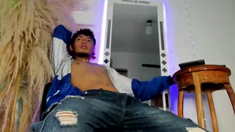 Snapshot of ian_hunter01 chatting on 02/17/26, 02:24 IAN HUNTER online show from 02/17/26, 02:24