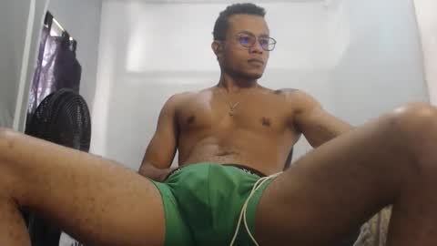 Snapshot of ian_tuner chatting on 11/18/25, 06:56 ian_tuner online show from 11/18/25, 06:56