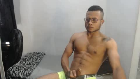 Snapshot of ian_tuner chatting on 12/01/25, 08:03 ian_tuner online show from 12/01/25, 08:03