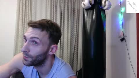 Snapshot of ianandersson27 chatting on 12/18/24, 08:36 Ian Andersson online show from 12/18/24, 08:36