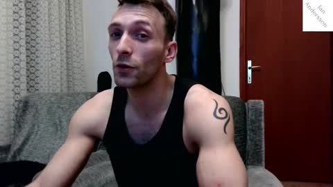 Snapshot of ianandersson27 chatting on 12/19/24, 07:07 Ian Andersson online show from 12/19/24, 07:07