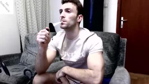 Snapshot of ianandersson27 chatting on 01/12/25, 11:36 Ian Andersson online show from 01/12/25, 11:36