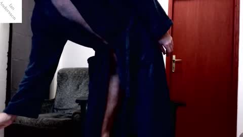 Snapshot of ianandersson27 chatting on 01/23/25, 12:57 Ian Andersson online show from 01/23/25, 12:57