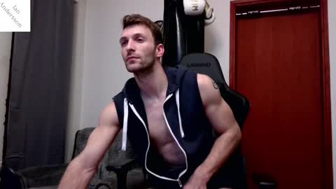 Snapshot of ianandersson27 chatting on 01/25/25, 02:04 Ian Andersson online show from 01/25/25, 02:04
