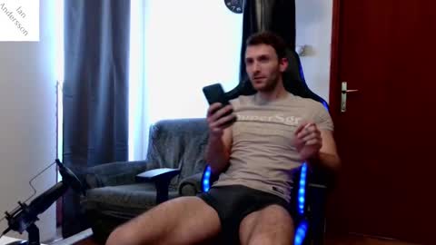 Snapshot of ianandersson27 chatting on 01/28/25, 08:04 Ian Andersson online show from 01/28/25, 08:04