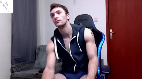 Snapshot of ianandersson27 chatting on 02/13/25, 04:00 Ian Andersson online show from 02/13/25, 04:00