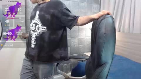 ian online show from 10/16/25, 10:11