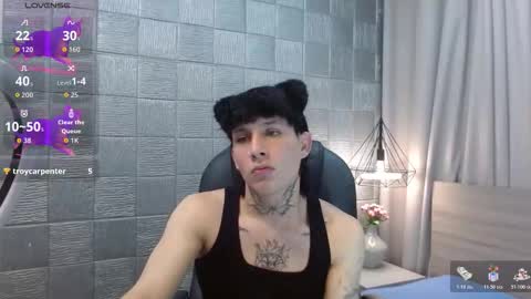 ian online show from 10/17/25, 06:43