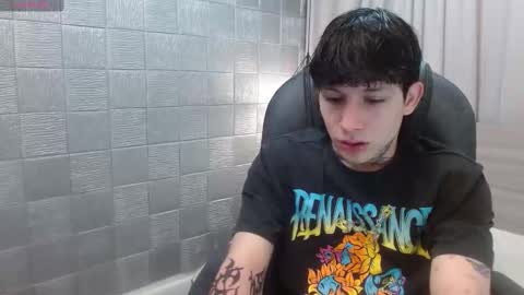 ian online show from 11/19/25, 03:06