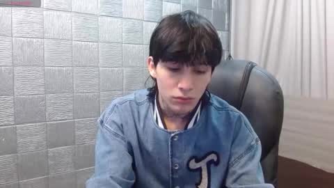 ian online show from 12/04/25, 01:15