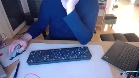 iandy12 online show from 04/20/26, 09:49