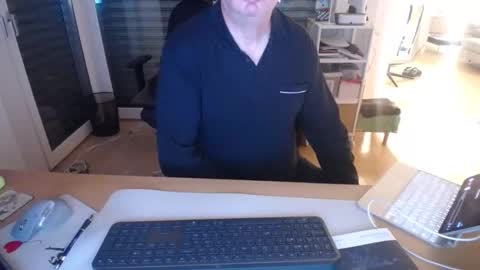 iandy12 online show from 04/26/26, 09:45