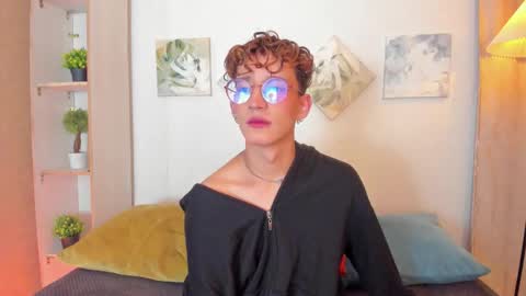 ian  online show from 12/17/25, 04:07