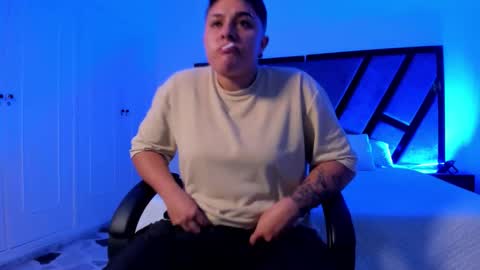 ian online show from 11/28/25, 10:23