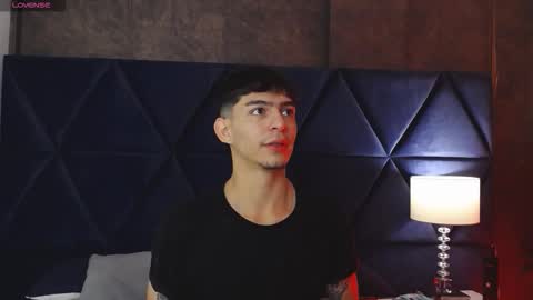 Snapshot of ianlark chatting on 02/26/26, 08:35 Ian Lark online show from 02/26/26, 08:35