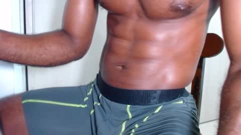 Snapshot of ianrashatxxx chatting on 02/08/25, 12:28 Ian Rashad online show from 02/08/25, 12:28