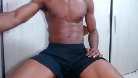 Snapshot of ianrashatxxx chatting on 10/12/25, 05:39 Ian Rashad online show from 10/12/25, 05:39