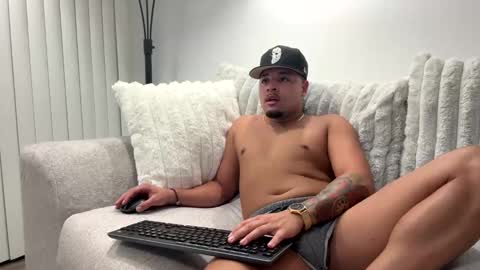 Snapshot of ianrijos01 chatting on 09/15/25, 12:21 DickFixx online show from 09/15/25, 12:21